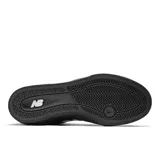 Championes de skate New Balance Numeric 272, color negro con logo "N" blanco en los laterales.