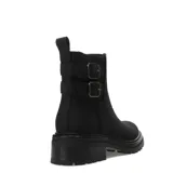 Botas de caña corta color taupe, con suela track y dos hebillas decorativas laterales. Presentan un diseño urbano con acabado mate y tirador en la parte posterior.
