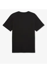 Remera Puma Graphics Sneaker Tee de color negro, de manga corta y cuello redondo, con un estampado gráfico frontal que incluye el diseño técnico de un champión y el logotipo de la marca.