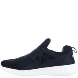 Championes urbanos Topper modelo Mamba, color negro con suela blanca. Presentan un diseño de tejido transpirable con refuerzos laterales sintéticos y cierre con cordones.
