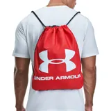 Mochila tipo saco Under Armour, color rojo con logo y nombre de la marca estampados en blanco. Cuenta con cordones negros ajustables y clip de seguridad en el esternón.