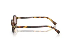 Lentes de sol Miu Miu modelo 04z, con montura ovalada de acetato en tono carey, lentes ultraplanas de color rosado claro y el logo de la marca en relieve dorado en las patillas.