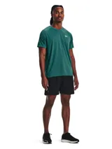 Short deportivo Under Armour Launch Elite 7 para hombre, color negro, con logo reflectivo en la pierna izquierda. Confeccionado en tejido ligero y transpirable, con forro interior y cintura elástica ajustable. Ideal para running y entrenamiento.
