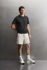 Camiseta de entrenamiento regular fit de Zara Athleticz, color lila, confeccionada en tejido técnico fluido y ligero con cuello redondo y manga corta ranglán.