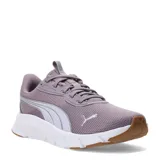 Championes de running Puma Flex Focus Lite Modern, color lila con detalles en blanco y suela de goma color caramelo. Presentan el logo de la marca en el lateral y en la puntera, con cierre de cordones y diseño de malla transpirable.