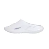 Ojotas negras con diseño texturizado en la plantilla y aberturas en la parte superior.