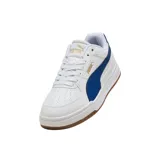 Championes Puma modelo Caven III JR, de diseño urbano con base blanca, franja lateral azul y suela de goma color caramelo.