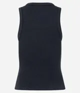 Musculosa de tejido rib color crema, con cuello redondo y cierre frontal con botones. Presenta un diseño ajustado al cuerpo y sin mangas.