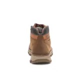 Bota de caña media Caterpillar, confeccionada en cuero marrón con tecnología impermeable. Presenta cordones al tono, cuello acolchado en color oscuro y suela de goma robusta con diseño antideslizante.