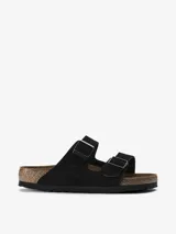 Sandalias Birkenstock Arizona negras de piel de ante con plantilla anatómica de corcho y látex.