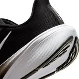 Championes de running Nike Pegasus 42 en color negro y blanco, con amortiguación Air Zoom y entresuela ReactX.