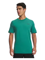 Remera deportiva Under Armour de manga corta, confeccionada en tejido de punto elástico con ventilación estratégica. Presenta un diseño prácticamente sin costuras para reducir la fricción, con tecnología de absorción de sudor y control de olores.