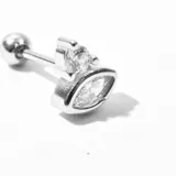 Aro pasante plateado con dije colgante con forma de ojo y dos strass blancos.