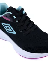 Championes deportivos Umbro modelo Vega, color verde agua, con capellada de tejido técnico transpirable y suela de goma blanca con amortiguación.