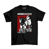 Remera negra de algodón con estampa frontal gráfica en blanco y rojo que representa al equipo de básquetbol Shohoku del anime Slam Dunk.