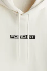 Canguro de algodón con capucha y cordones ajustables, bolsillo frontal tipo canguro, hombros caídos y puños acanalados. Presenta un estampado frontal con el logo de Ford GT.