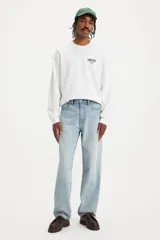 Jeans Levi's 568 Loose Straight color azul claro, de corte recto y holgado.