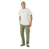 Pantalón chino Rip Curl Classic Surf, color verde militar, con cierre de botón y cremallera, bolsillos laterales y traseros.