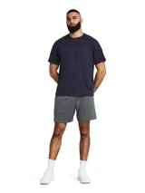 Short deportivo Under Armour modelo UA Tech 7in, color gris, de corte suelto con cintura elástica y bolsillos laterales.