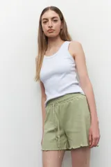 Short de pijama color rosa, de algodón con cordones y elástico en la cintura.