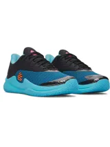 Championes de básquetbol Under Armour Curry Splash 26, con diseño en tonos azul y negro. Presentan una parte superior de tejido transpirable con refuerzos de TPU, cuello acolchado para mayor soporte y amortiguación reactiva UA HOVR. Incluyen el logo de Curry en color naranja en el lateral y suela de goma resistente con patrón de tracción para diversas superficies.