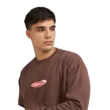 Buzo de cuello redondo color marrón, con diseño de manga larga y puños acanalados. Presenta un estampado gráfico ovalado en el centro del pecho con el logo de la marca.