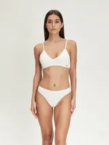 Pack de dos colaless color blanco con tiras finas.