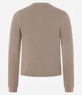 Cardigan marrón con estampado de rombos en blanco y negro, cuello redondo, mangas largas y cierre con botones.