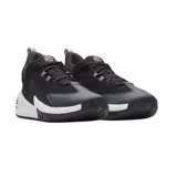 Championes de básquet Under Armour Curry 3Z 25, color negro con entresuela blanca. Presentan un diseño de corte medio con paneles de malla transpirable y refuerzos sintéticos, destacando el logo de Stephen Curry en el lateral de la suela.