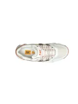 Sneaker Cat modelo Reactor, de diseño robusto y estilo industrial. Presenta una combinación de colores blanco, beige y suela color arena. Cuenta con una estructura de jaula lateral, cordones jaspeados y suela de goma dentada para mayor tracción.