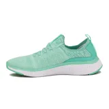 Championes deportivos Diadora modelo Adriatic para mujer, color verde menta y blanco. Presentan un tejido de punto transpirable, cordones planos y un logo Diadora blanco en el lateral. La suela es gruesa, blanca con textura de puntos y detalles en verde menta.