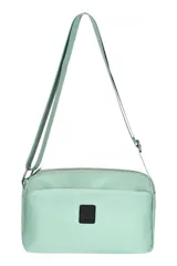 Morral Ecko de diseño rectangular, color beige, con correa larga ajustable, bolsillos frontales con cierre y parche con logo de la marca.