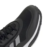 Championes de básquet Adidas Own The Game 3, color negro con detalles en blanco.