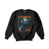 Buzo de cuello redondo color negro con estampa frontal temática de la película Halloween, presentando a Michael Myers con un cuchillo y diseño estilo VHS.