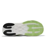 Championes de running New Balance 1080 V15, color verde lima fluorescente con detalles en azul y gris. Presentan una malla transpirable, logo 'N' en azul y una suela gruesa de espuma blanca y gris.