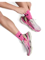 Championes Under Armour W HB Racer 2, diseño deportivo en tonos blanco, rosado y detalles en negro. Cuentan con capellada de malla transpirable y suela chunky de gran amortiguación.