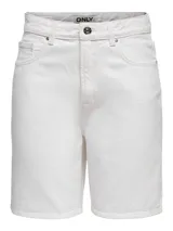 Short denim de tiro alto Only, color blanco, con bolsillos y cierre frontal de botón y cremallera.