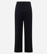 Pantalón de corte recto y estilo sastre, confeccionado en tejido punto roma con caída estructurada. Presenta un diseño minimalista y elegante con cintura definida.