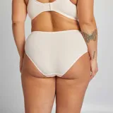 Braga de microfibra acanalada color rosa.