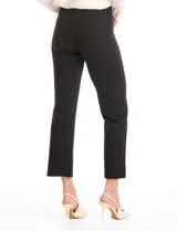 Pantalón de tiro alto con cintura elástica, corte recto y detalle de pespunte vertical en el frente de las piernas. Confeccionado en tejido elastizado.