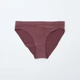Pack de dos braguitas clásicas lisas, una color rosa y otra color borgoña, de microfibra.