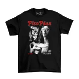 Remera negra de manga corta con estampa frontal en blanco y negro del músico Fito Páez, incluyendo el título de la canción Al Lado del Camino y el logo de la marca Emexem.
