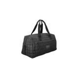 Bolso duffle Saint Laurent modelo Nuxx, de color negro con diseño acolchado de cuadros. Cuenta con doble asa superior de mano, bolsillo frontal con cierre y parche con el logo de la marca.