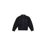 Campera trucker de denim negro Supreme de la temporada SS26, con cierre frontal de botones metálicos, bolsillos con solapa en el pecho y el logo de la marca bordado en el frente.