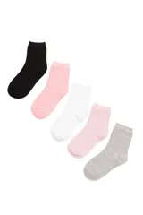 Pack de cinco pares de medias de caña corta en colores negro, blanco, gris y rosa.