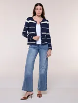 Cardigan de punto fino Elie Tahari con diseño a rayas horizontales en color negro y blanco, escote redondo, cierre frontal de botones y mangas largas.