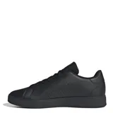 Championes urbanos Adidas Advantage Base 2.0, color negro, con diseño minimalista inspirado en el tenis. Presentan perforaciones laterales que forman las tres bandas características de la marca y suela de goma al tono.