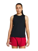 Musculosa deportiva Under Armour de color negro, confeccionada con tejido Iso-Chill que disipa el calor corporal. Presenta perforaciones láser para ventilación, tejido elástico en cuatro direcciones, bajo con abertura lateral y detalles reflectantes.