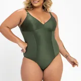 Malla enteriza de lycra color verde militar, con breteles finos y escote en V.