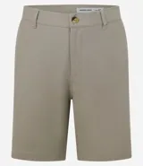 Bermuda masculina de corte recto, color beige, con cintura con trabillas y cierre tradicional. Confeccionada en una mezcla de algodón y lino con textura.